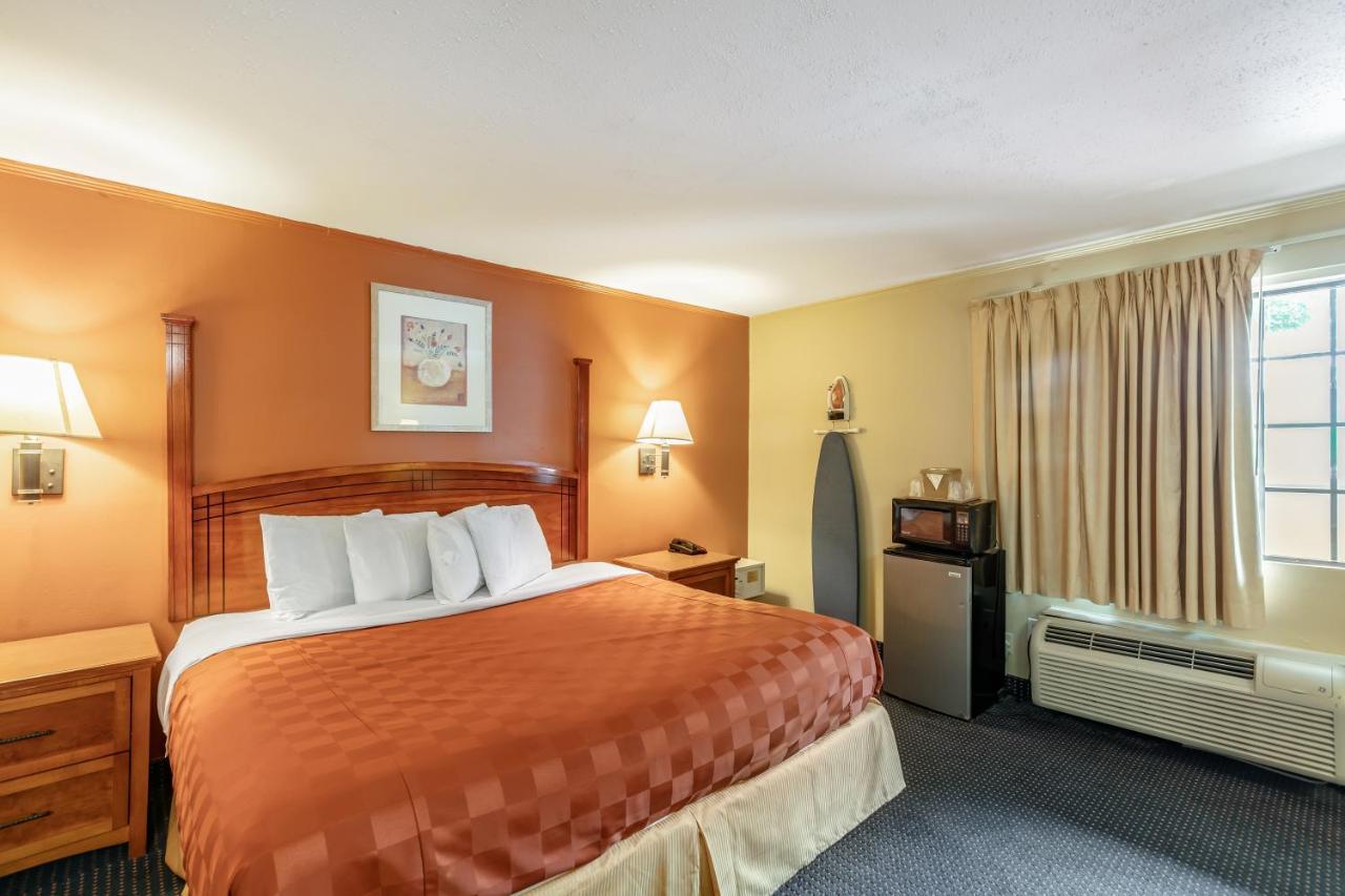 Red Carpet Inn - Stamford Extérieur photo