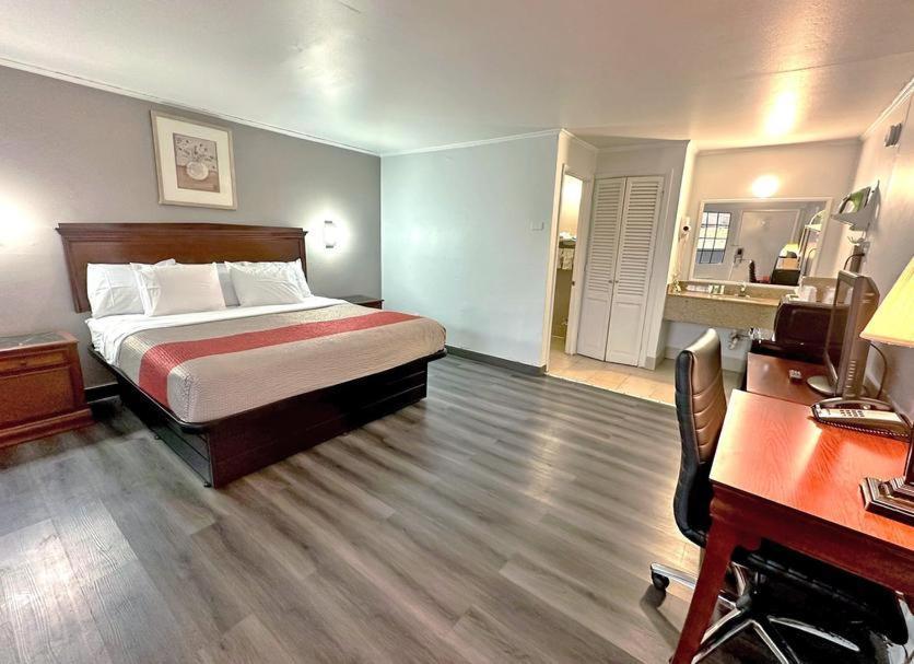 Red Carpet Inn - Stamford Extérieur photo